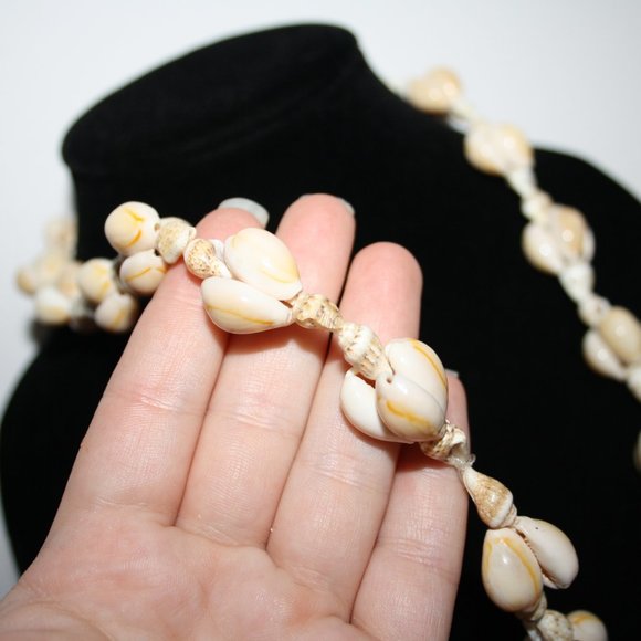 Vintage shell beach necklace 36" - Picture 3 of 3